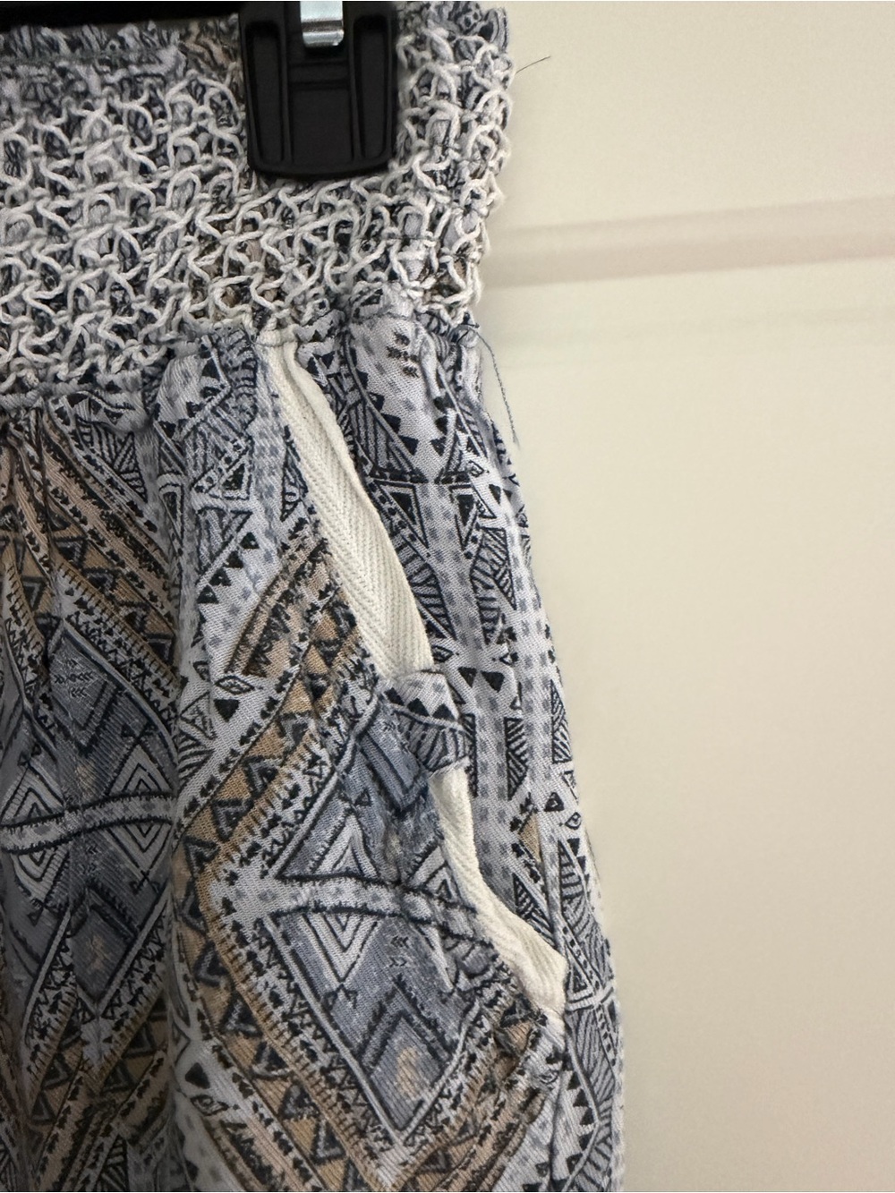 Old Navy Girls Gray Tank & Patterned Drawstring Pants Set - Picture 5 of 7